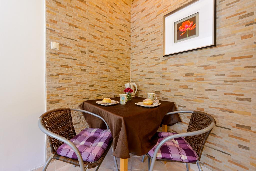 מליני Apartments Milic מראה חיצוני תמונה