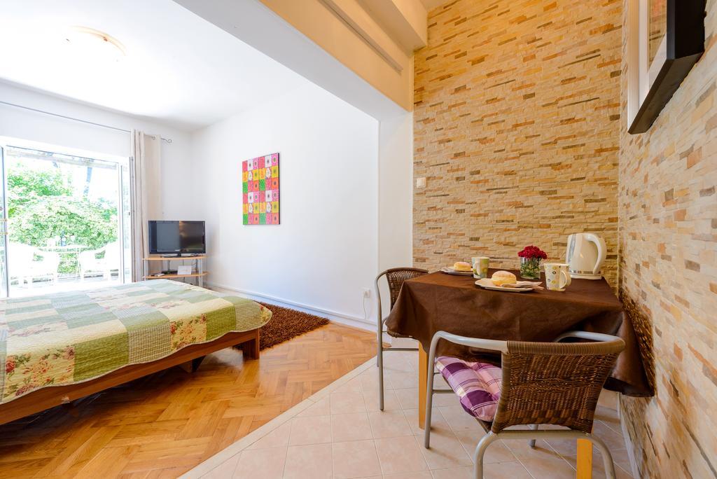 מליני Apartments Milic מראה חיצוני תמונה